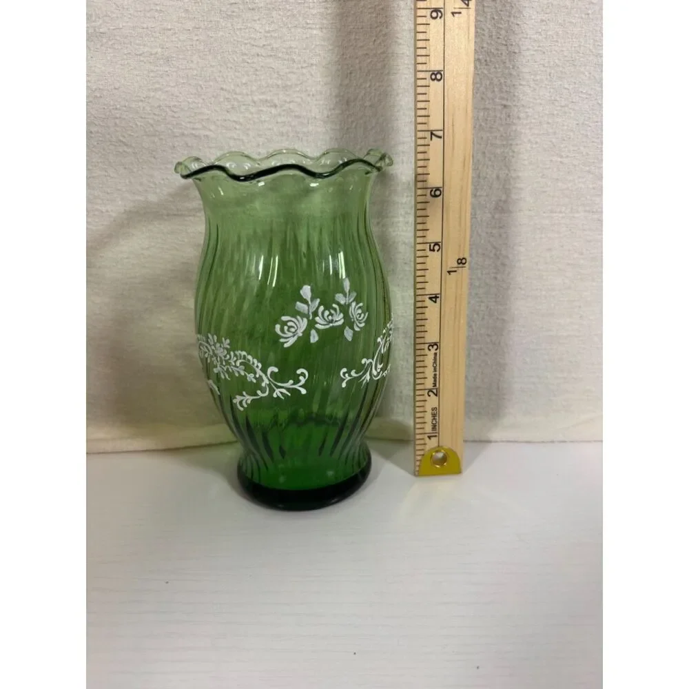 Vintage Green Ribbed Glass Vase Ruffled Rim White Hand Painted Flowers 7